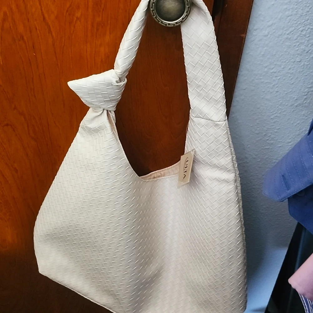Brand new from ULTA BEAUTY Elegant Cream Woven Tote Bag Ulta Beauty COLLECTION
